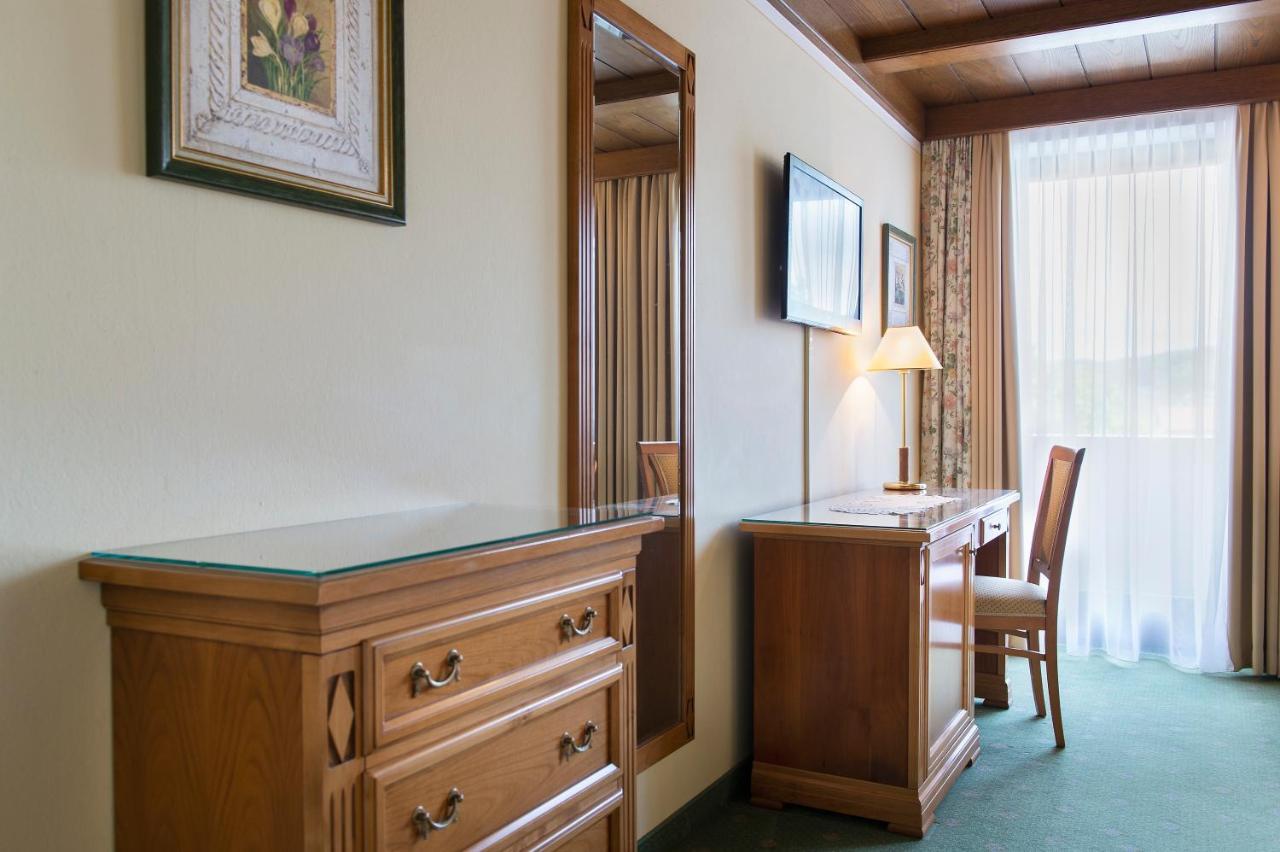 Hotel Landgasthof Altwirt Seeham Extérieur photo