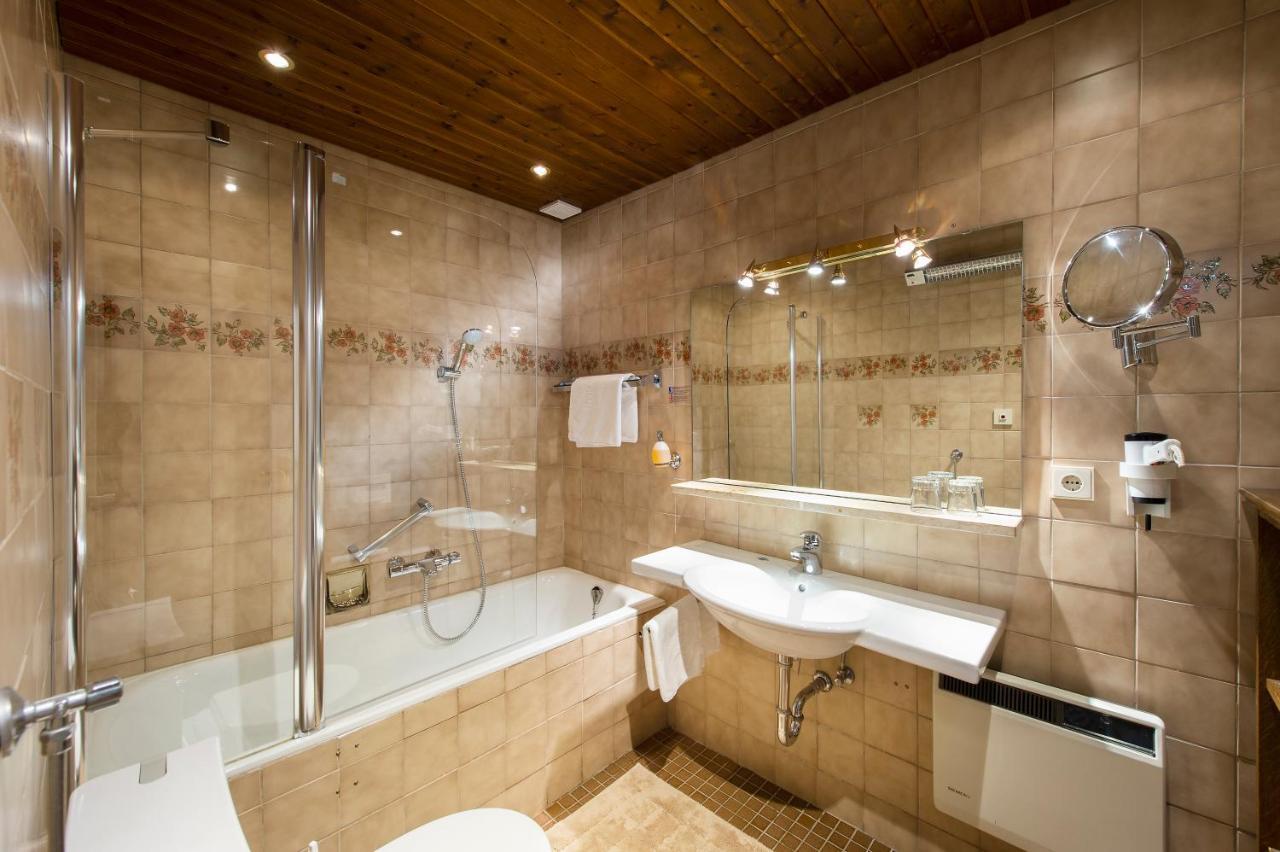 Hotel Landgasthof Altwirt Seeham Extérieur photo