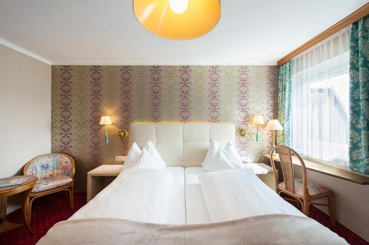 Hotel Landgasthof Altwirt Seeham Extérieur photo